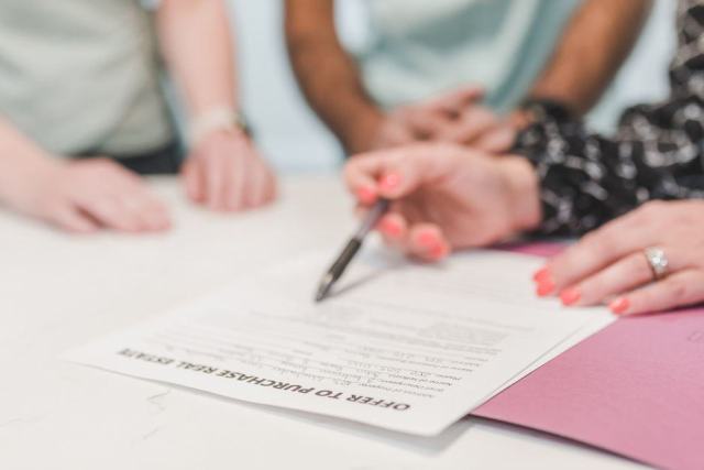 Entre le compromis et l'acte, ce sont elles qui protègent