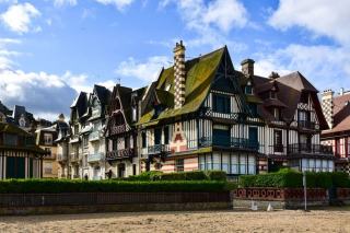 Immeuble d'habitation en Seine-Maritime dont un appartement est mis en vente avec son locataire
